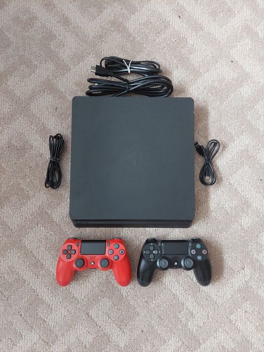 Consolă PS4 Slim + 2 Controller + Joc