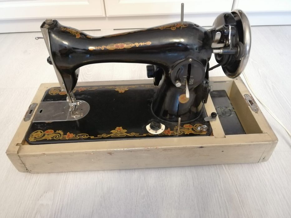 Mașină veche de cusut rusească Podolsk-2, 1971 URSS (funcțională)