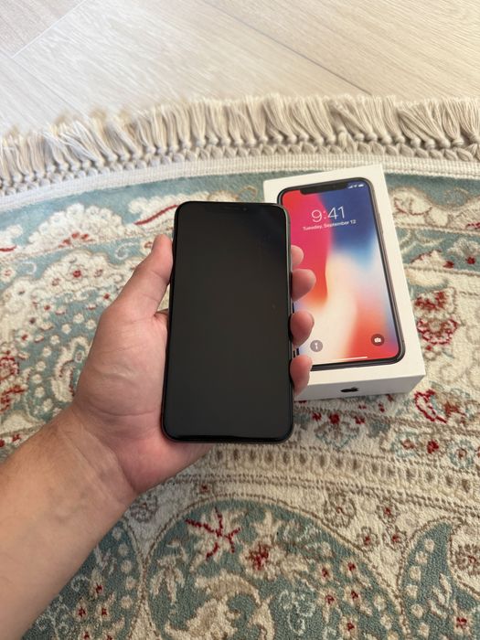 Продам Iphone X, срочно