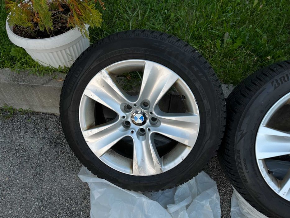 Джанти със зимни 225/55 R17 гуми за BMW F10