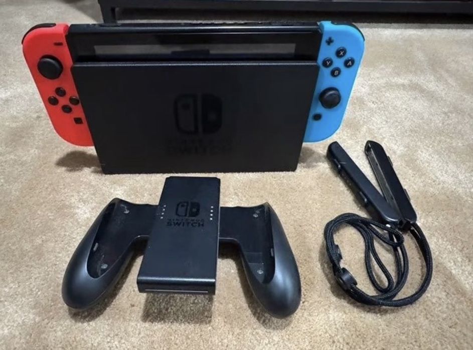 Nintendo Switch + Mario Odyssey Калъф