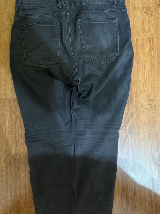 Черни дънки. Вид Джаксън. Размер L. Използвани малко време запазени!