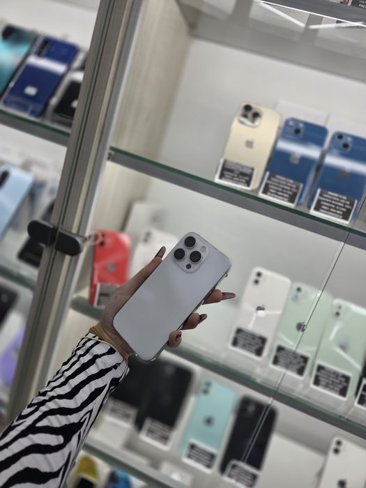 Humor GSM oferă spre vânzare / iPhone 16 Pro / 128 GB / White / Baterie 98% / Garanție 12 luni / Rate