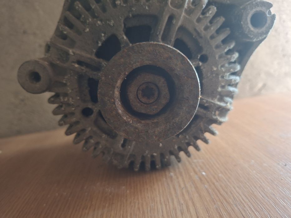 Vând alternator BMW e60