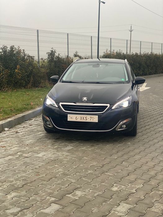 Peugeot 308 1.2 130cp