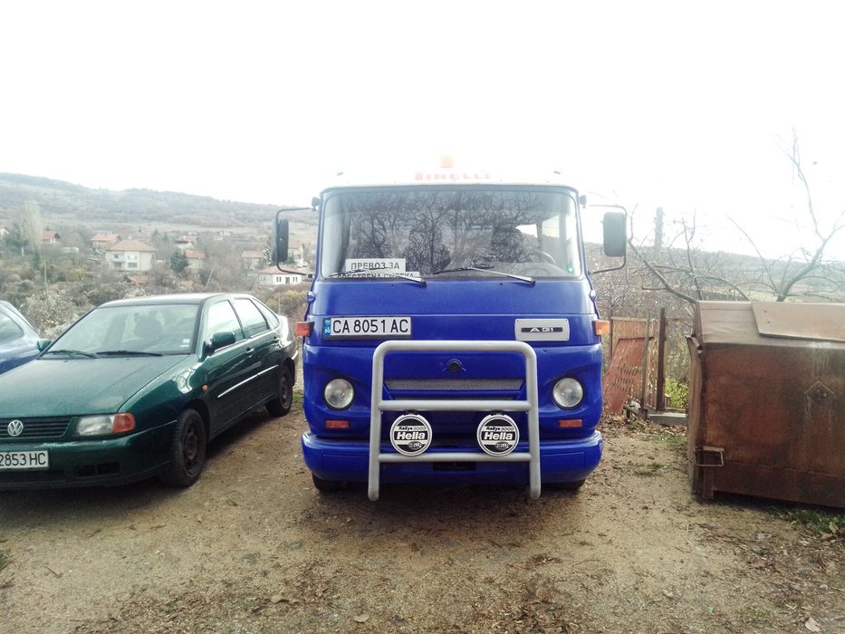 Продавам камион Авия