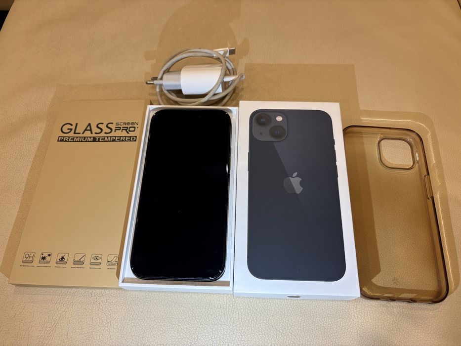 Iphone 15 Black 128 G Pachet( încarcator,cablu,2 folii sticla,husa)