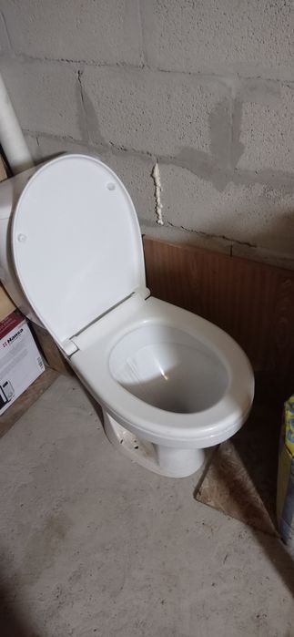 Продам унитаз Сersanit