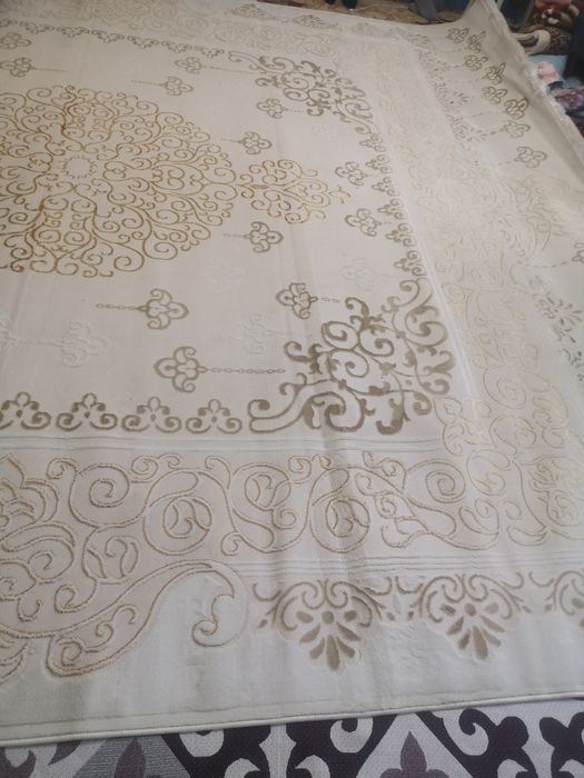 Продам ковры новые