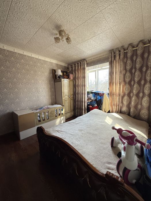 Микрайон 77 серий 3 хоналик квартира сотилади3 этаж 6 метр балкон