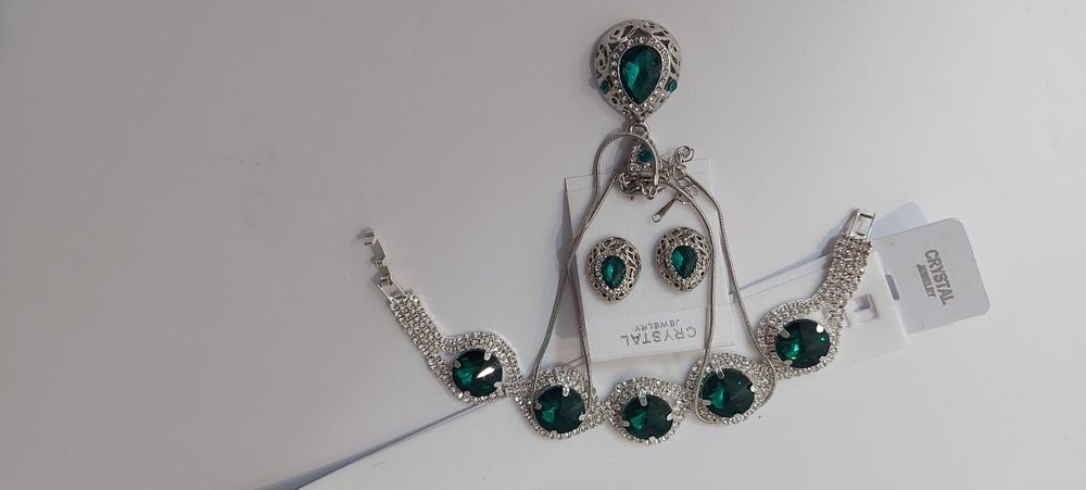 Kмплект,колие,гривна обеци