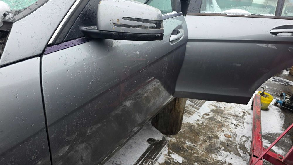 Portiera usa stanga fata spate Mercedes C Class W204 facelift C220 C25