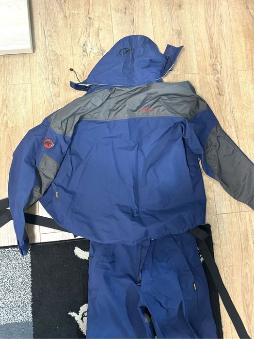 Costum de Ski-Mammut Goretex- impecabil!