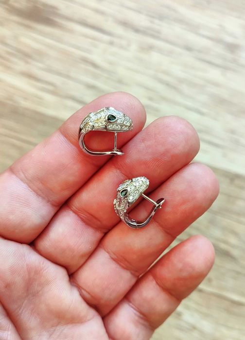 Обеци Serpenti Earrings на Bvlgari инкрустирани с циркониеви камъни