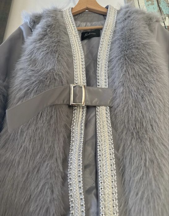 Jacheta blanita  gri noua S-M