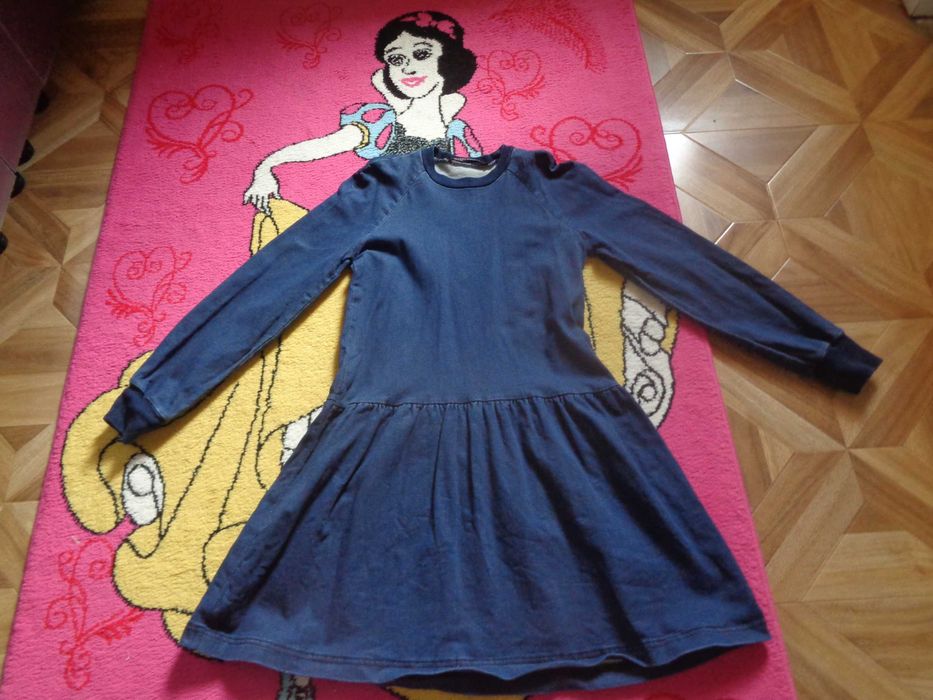 Vand rochie de blugi pt dama.