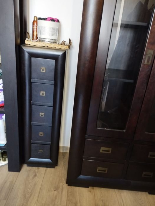 Mobilă living din lemn masiv