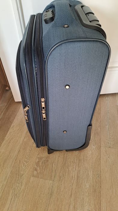 Чемодан новый "ручная кладь"