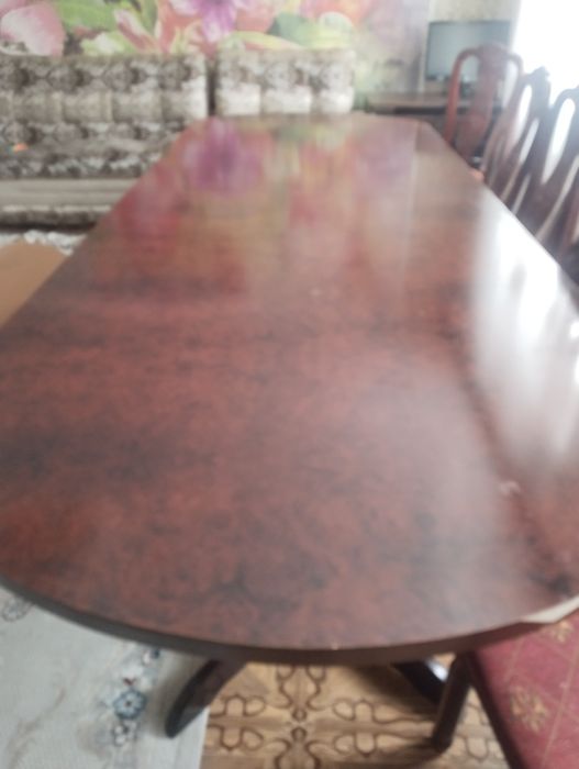 Стол гостевой для гости