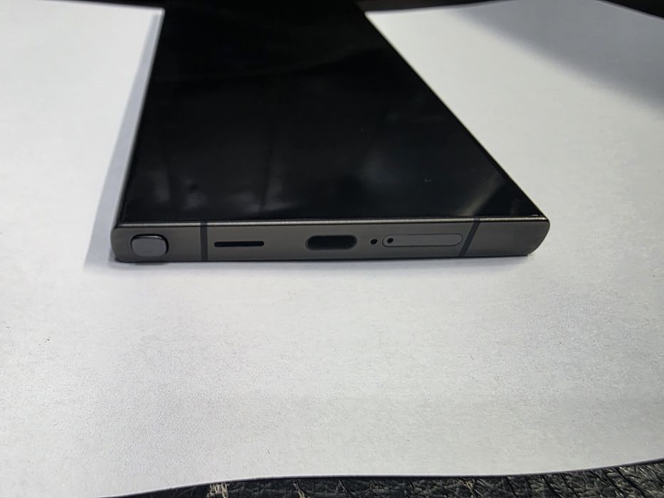 Samsung Galaxy S24 Ultra Black 256GB 12GB-RAM Neverlock Stare BUNA