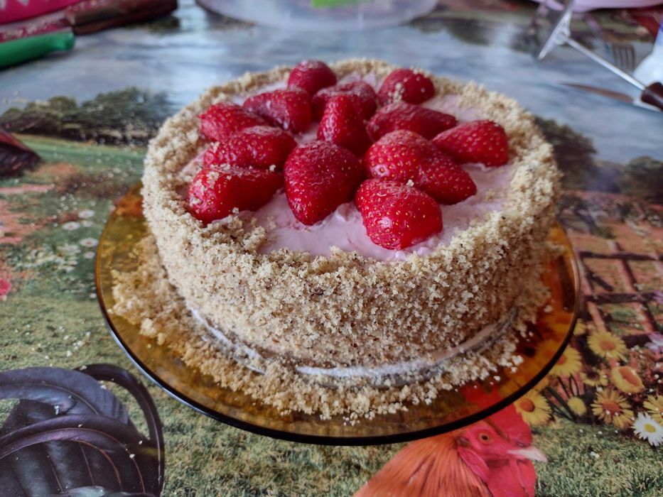 Приемам поръчки и приготвям здравословни и вкусни торти и веган храни