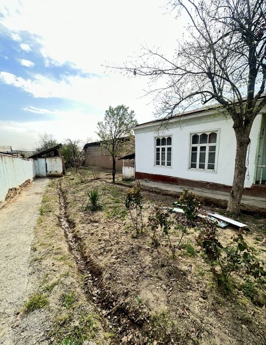 Туракургон центрида ховли сотилади