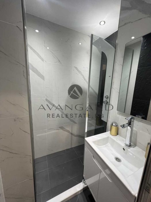 Продава се Тристаен апартамент в Пловдив, Кършияка - 64 кв.м за 2008 €/кв.м - Снимка #7