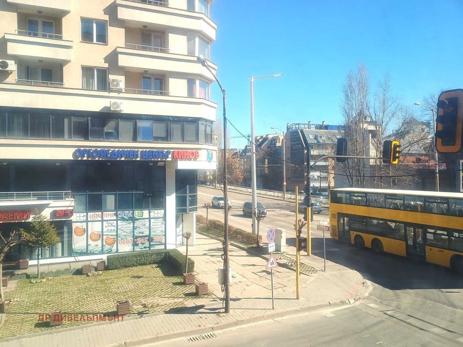 Продава се Четиристаен апартамент в София, Оборище - 109 кв.м за 3944 €/кв.м - Снимка #16