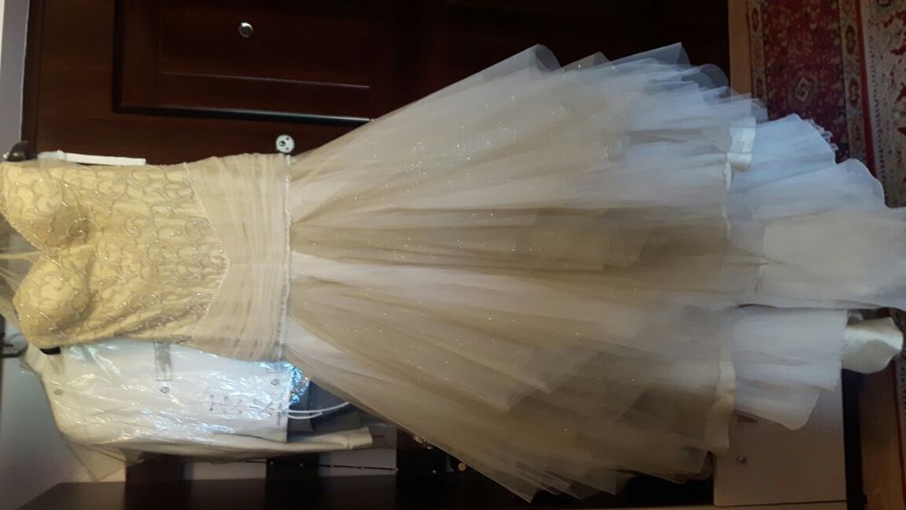 Rochie mireasa model lung