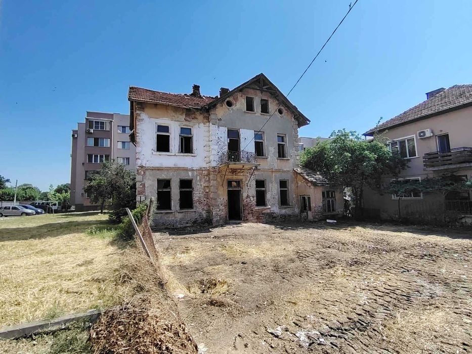 Къща в центъра  на гр. Бяла Слатина
