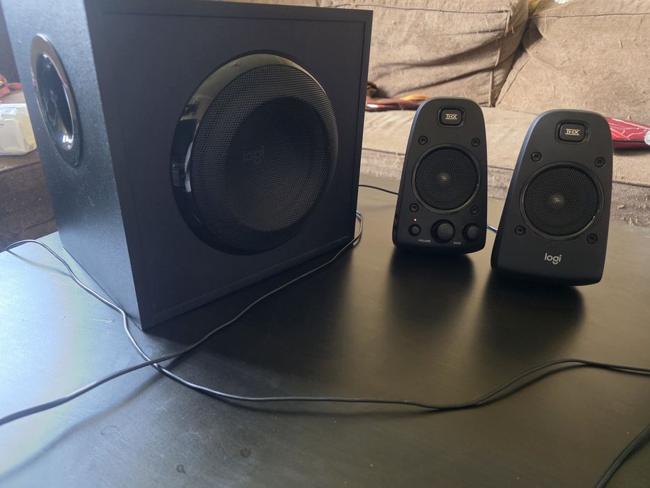 Logitech Z623 – Sistem Audio 2.1 THX, 400W • Ca nou • Foarte puțin folosit