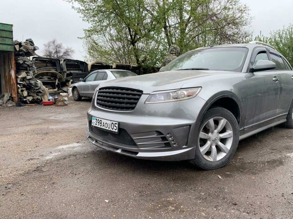 Продам бампер на Инфинити FX 35