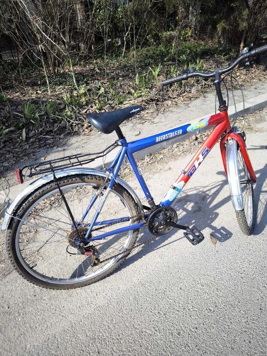 bicicleta DHS sau Giant Tourer