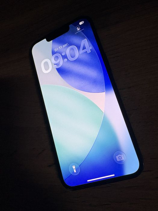 Продам Iphone 13