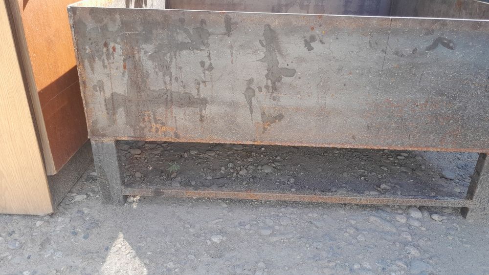 Ёмкость с краником железный