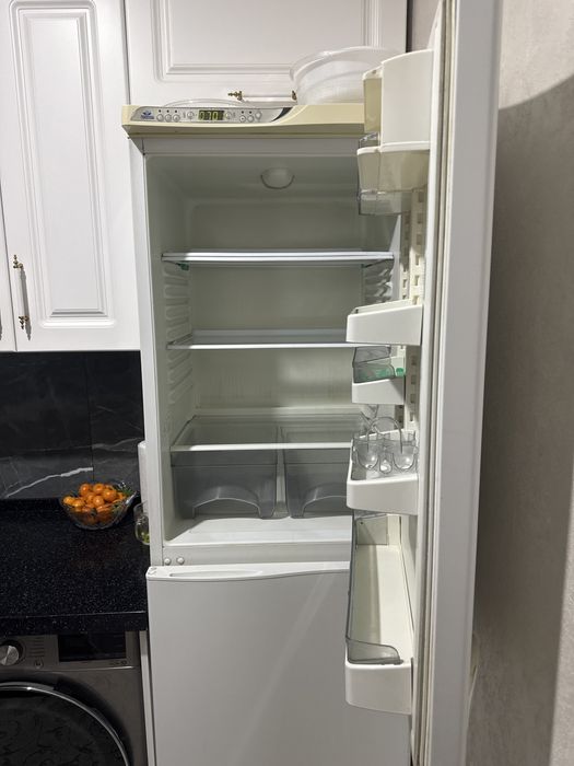 Сотилади холодильник Атлант Белоруссия ишлид 2 та моторли холодильник