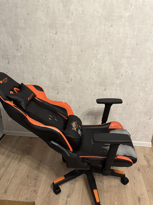 Продам игровое кресло