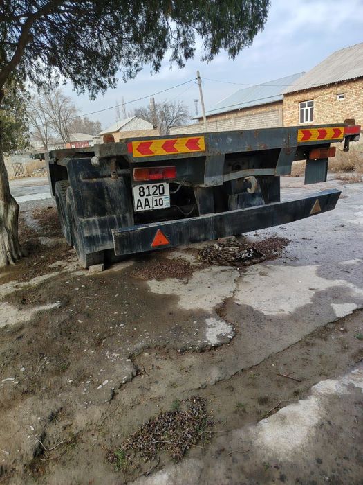 Контейнеровоз сотилади