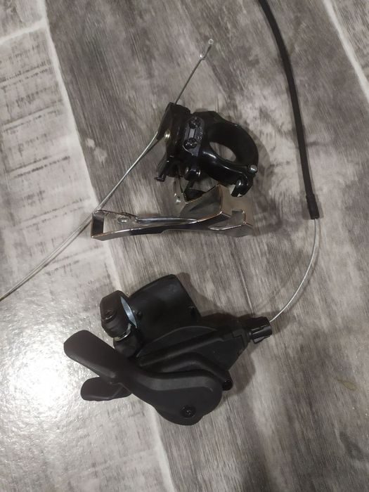 Продаётся передний переключатель скорости велосипеда