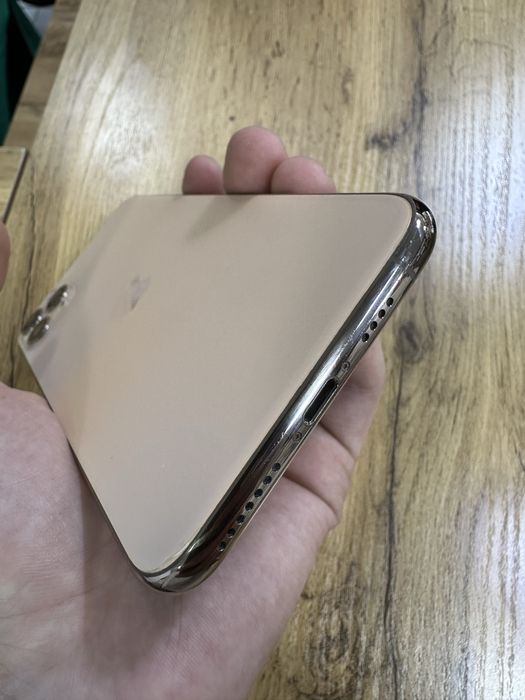 Iphone 11 pro max gold