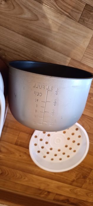 Срочно продам россискии мультиварка!