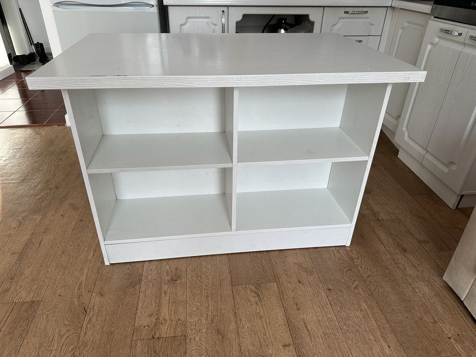 Продам стол обеденный