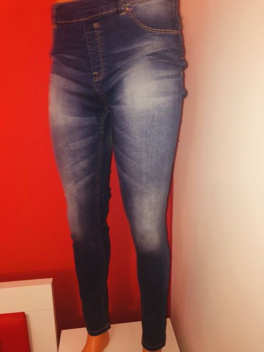 Blugi Bershka noi