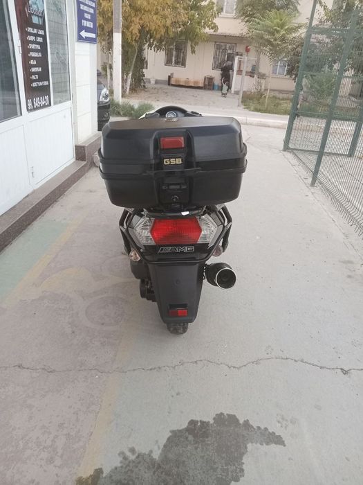 Скутер в идеале 150 кубов