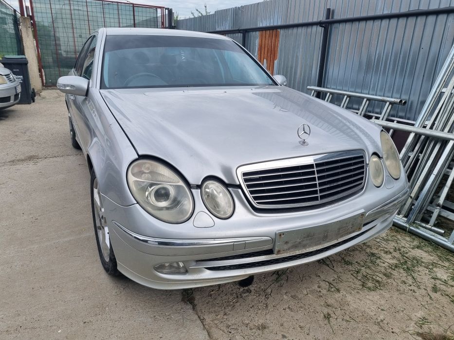 Dezmembrez Mercedes E class E220 W211