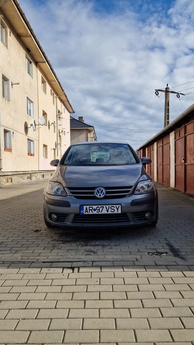 Vând volkswagen golf 5 plus