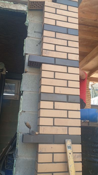 Каменщик, бригада строителей