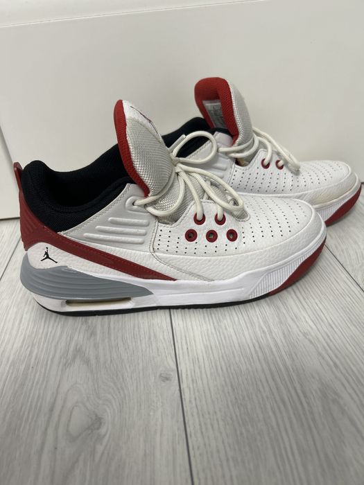 Jordan Max Aura 5 Red (redus de la 350)
