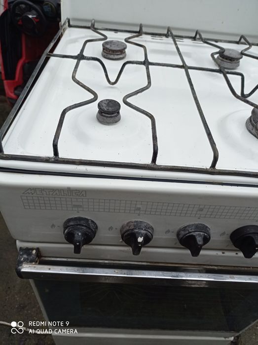 Oferta aragaz Metalica cu 4 ochiuri +cuptor 400 lei