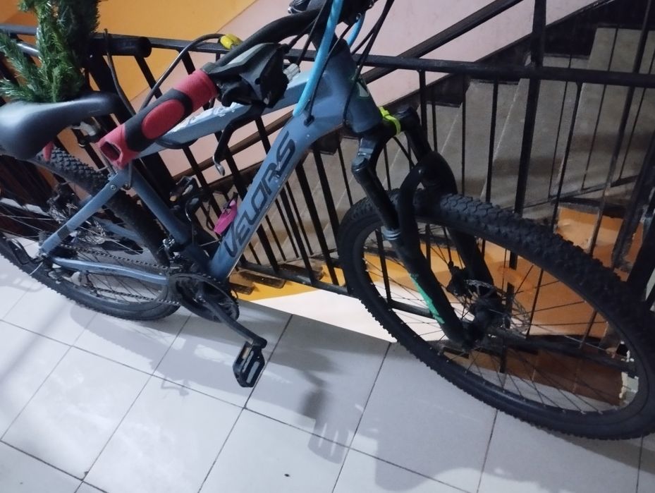 Bicicleta 27,5 discuri față spate.